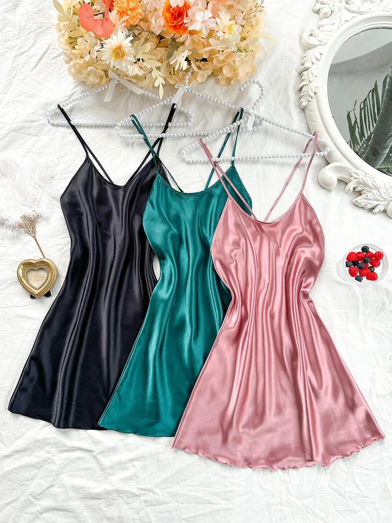 Sexy solid color halter slip dress new summer pajamas short skirt women's home wear simulation silk nightdress three-piece set
Sexy solid color halter slip dress new summer pajamas short skirt women's home wear simulation silk nightdress three-piece set