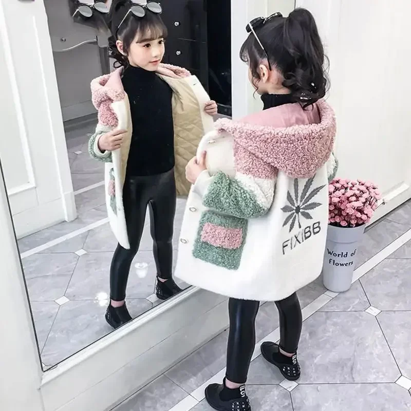 Baby Girls' Mink Cashmere Coat 2024 Autumn Winter Hooded Plush Thickened Warm Cartoon Letter Printing Single Breasted 5-12 Yrs
Baby Girls' Mink Cashmere Coat 2024 Autumn Winter Hooded Plush Thickened Warm Cartoon Letter Printing Single Breasted 5-12 Yrs