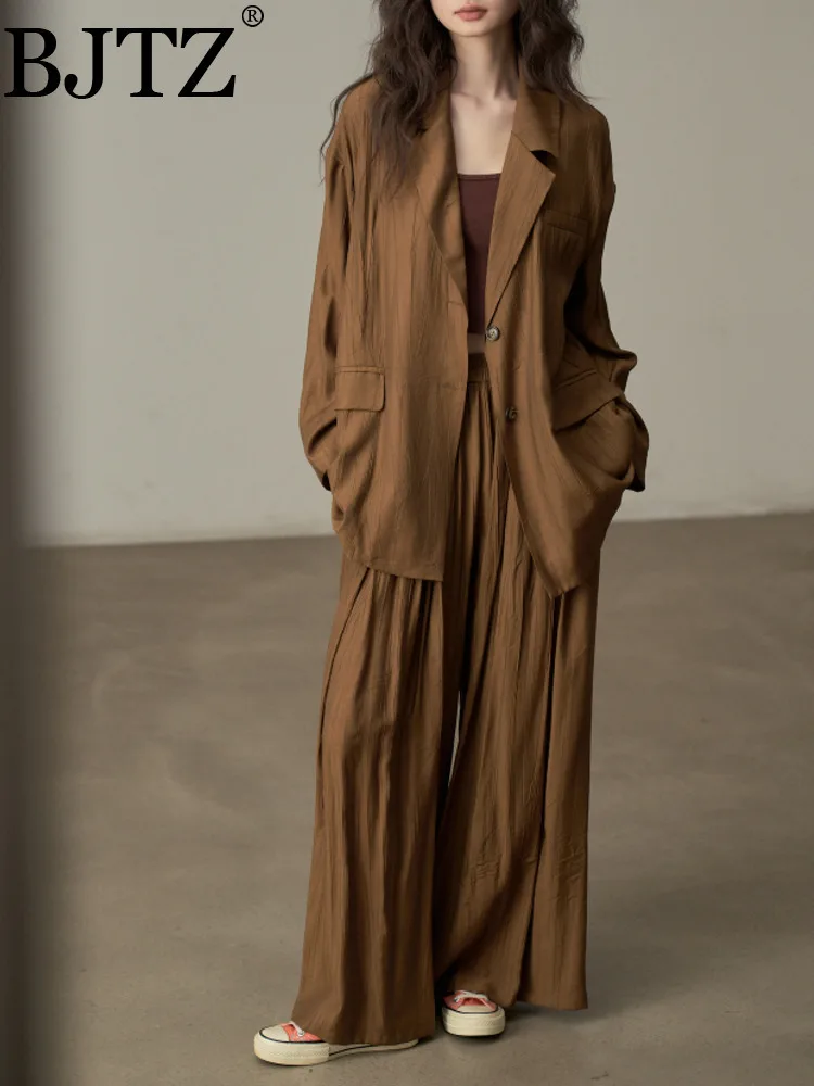 BJTZ Retro Style Pleated Loose Shirt Blazer Top Draped Over Loose Long Pants Two Piece Set For Women 2025 Spring Summer New Tide
BJTZ Retro Style Pleated Loose Shirt Blazer Top Draped Over Loose Long Pants Two Piece Set For Women 2025 Spring Summer New Tide