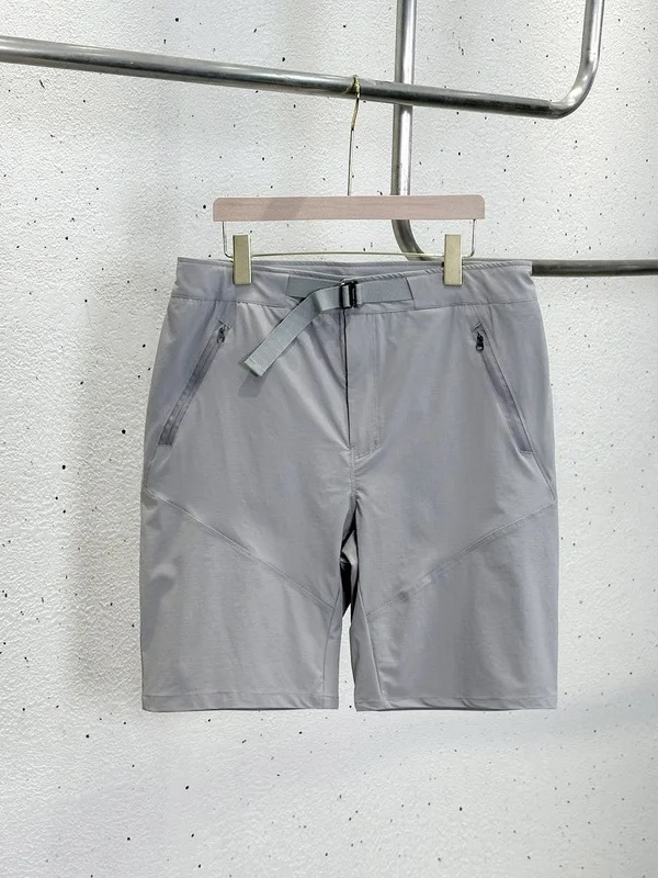 Летние новые американские трендовые спортивные повседневные шорты из ледяного шелка, тонкие, дышащие, свободные, прямого кроя, длиной до колена, для мужчин
Летние новые американские трендовые спортивные повседневные шорты из ледяного шелка, тонкие, дышащие, свободные, прямого кроя, длиной до колена, для мужчин