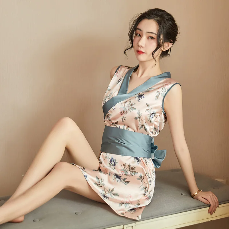 Japanese Kimono Sexy Pure Desire Robe Women;s Free Clothes Hot Bathrobe Pajamas Performance Uniform Emotional Suit
Japanese Kimono Sexy Pure Desire Robe Women;s Free Clothes Hot Bathrobe Pajamas Performance Uniform Emotional Suit