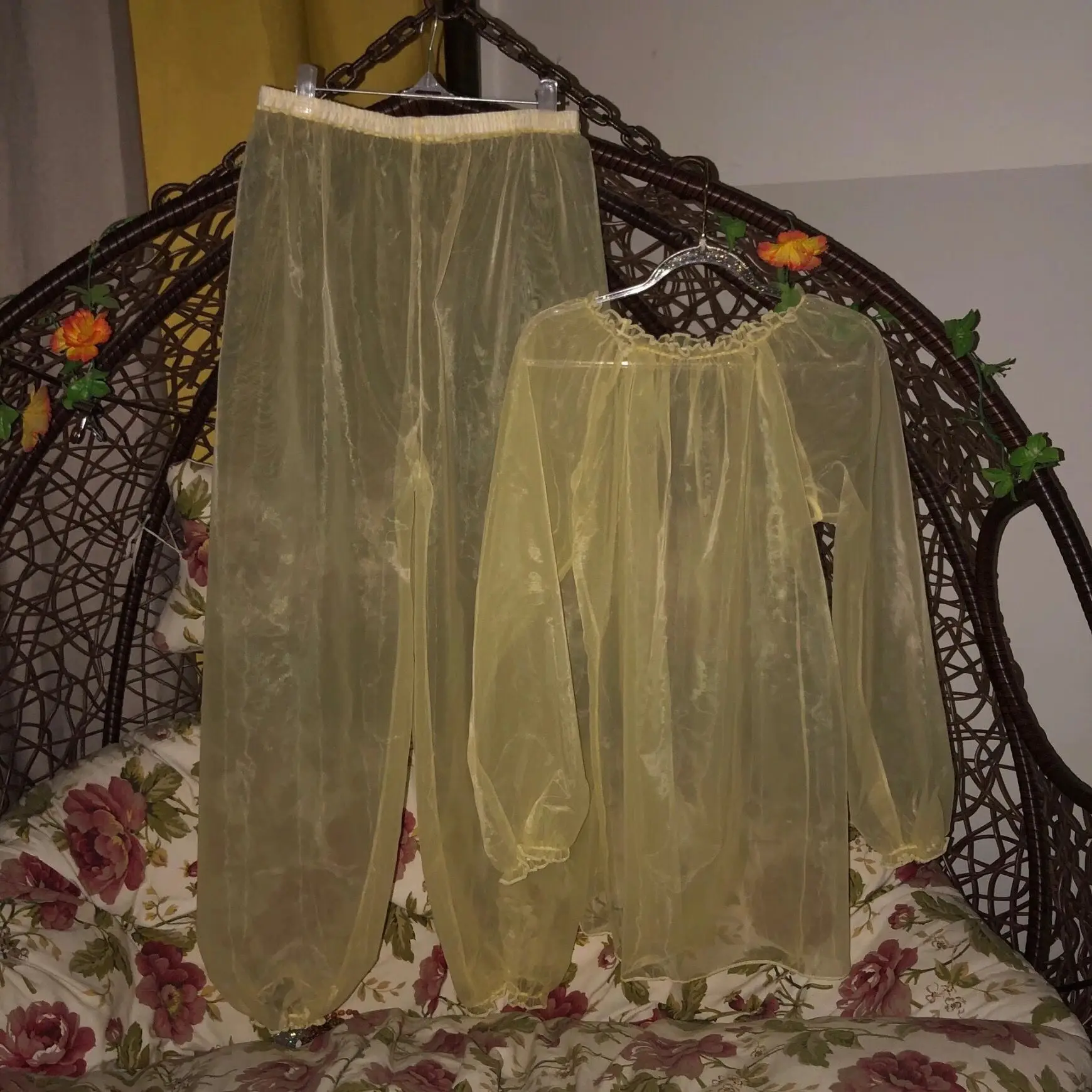 Glossy See Through Mesh 2 Pieces Set Long Sleeve Top Sleeping Pants Bottoms
Glossy See Through Mesh 2 Pieces Set Long Sleeve Top Sleeping Pants Bottoms