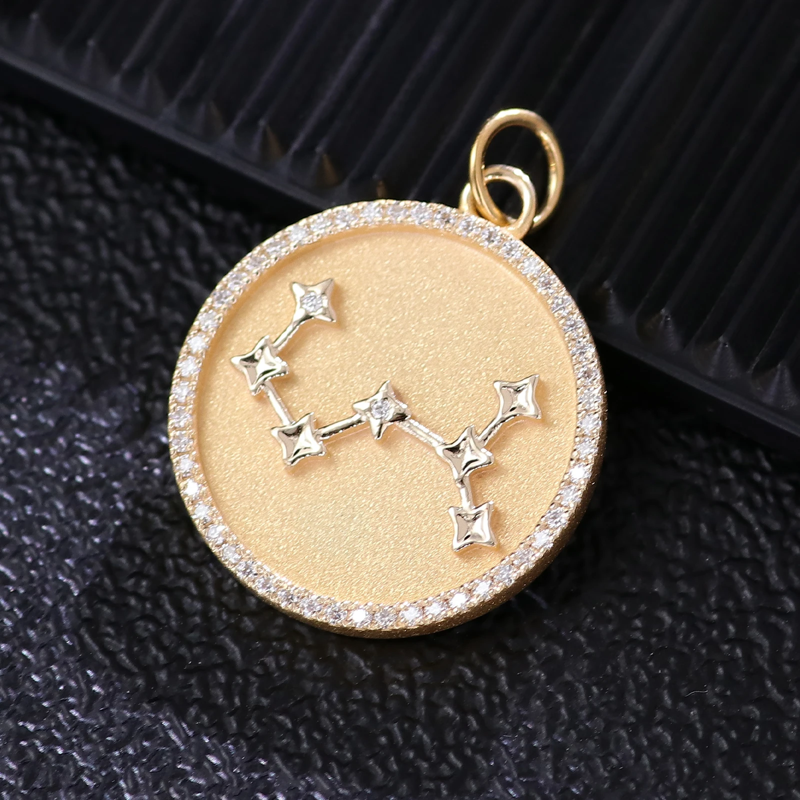 Provence Hip Hop Logo Round Name Pendant 925 Silver KGold DEF/VS Lab diamonds Rapper chain Pendant Streetwear jewelry Custom
Provence Hip Hop Logo Round Name Pendant 925 Silver KGold DEF/VS Lab diamonds Rapper chain Pendant Streetwear jewelry Custom