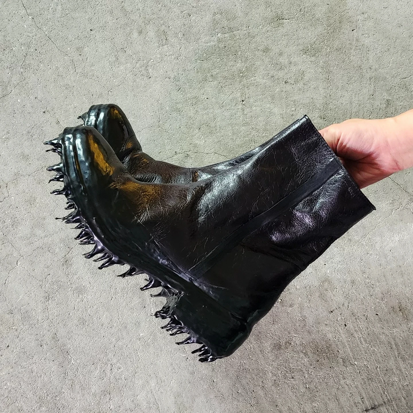 Original design Dark Vangue Custom Handmade Dissolve Horsehide Retro Distressed Lightweight Personalized Mid High Zip Boot
Original design Dark Vangue Custom Handmade Dissolve Horsehide Retro Distressed Lightweight Personalized Mid High Zip Boot