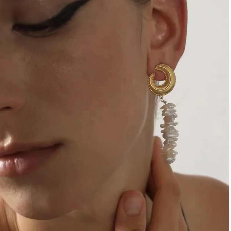 Mori Long Baroque Pearl Earrings Temperament Design Exaggerated Earrings Earrings High-end Niche
Mori Long Baroque Pearl Earrings Temperament Design Exaggerated Earrings Earrings High-end Niche