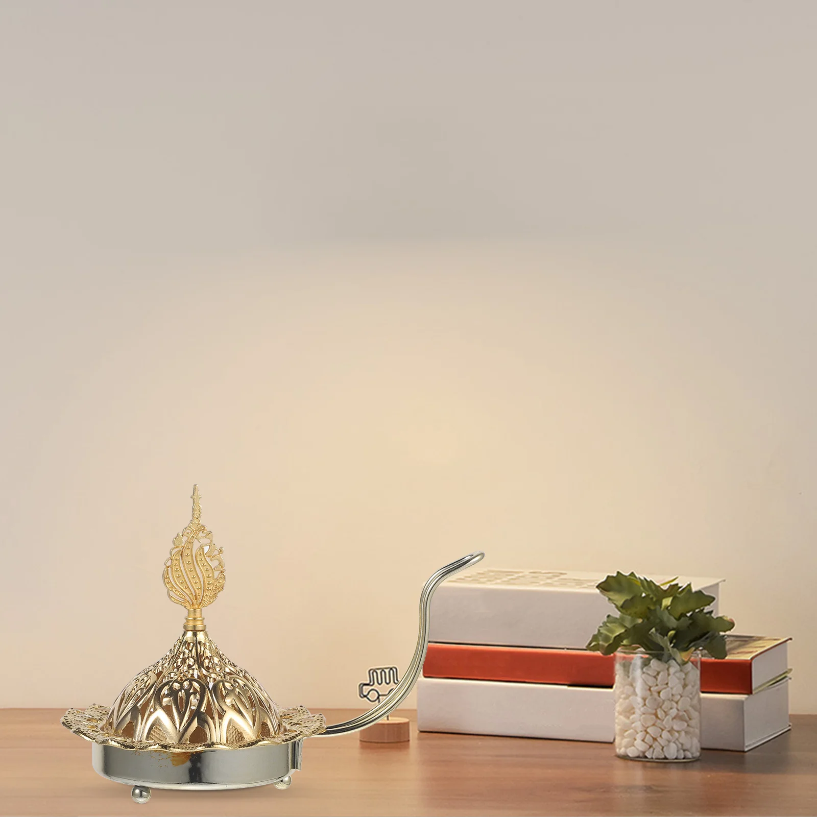 Arabic Style Table Candlestick Luxury Golden Holder Home Decorative Ornament Study Room Incense Burner Stand
Arabic Style Table Candlestick Luxury Golden Holder Home Decorative Ornament Study Room Incense Burner Stand