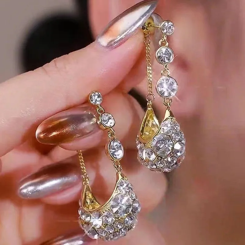 New Designed White Crystal Long Tassel Earrings for Women Sparkling Rhinestone Drop Dangle Earrings Wedding Party Jewelry Gifts
New Designed White Crystal Long Tassel Earrings for Women Sparkling Rhinestone Drop Dangle Earrings Wedding Party Jewelry Gifts