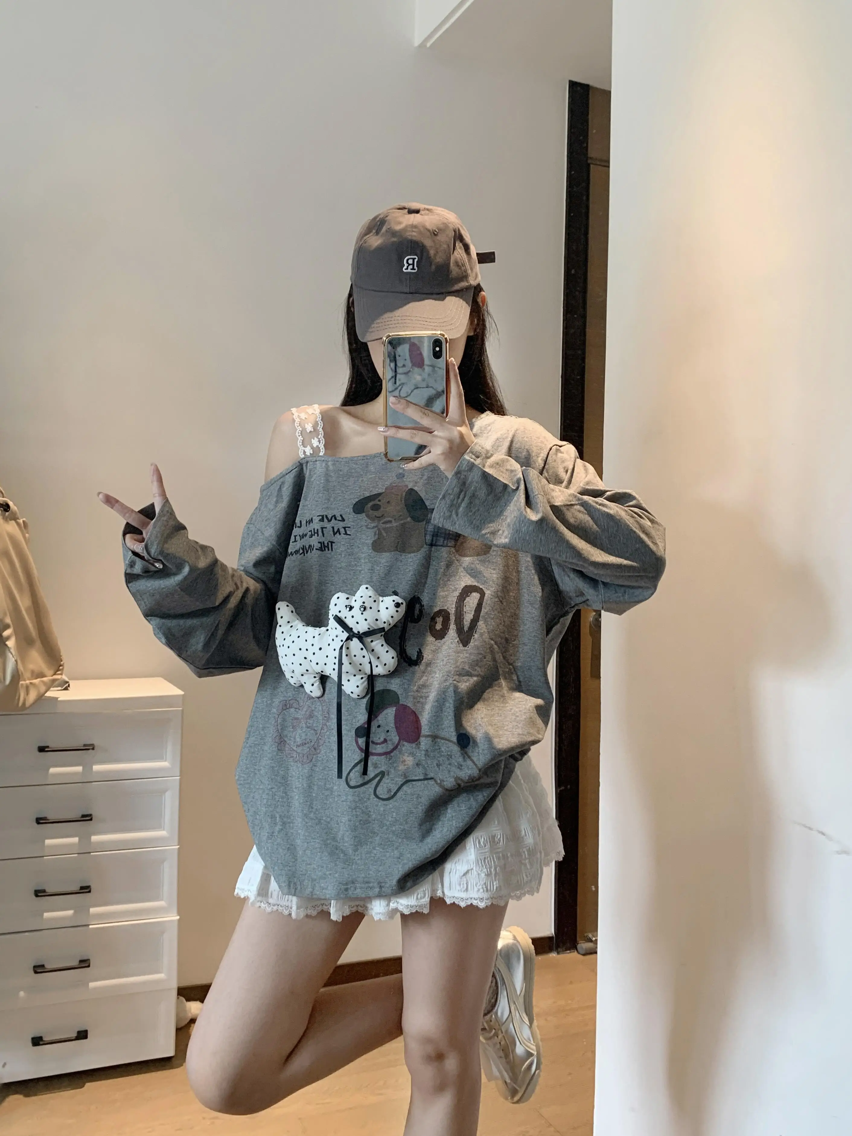 Loose Lace Shoulder Printed Thin Women's Sweatshirt Spring Autumn Cartoon Dog Lazy Style Base Shirt Trendy Streetwear
Loose Lace Shoulder Printed Thin Women's Sweatshirt Spring Autumn Cartoon Dog Lazy Style Base Shirt Trendy Streetwear