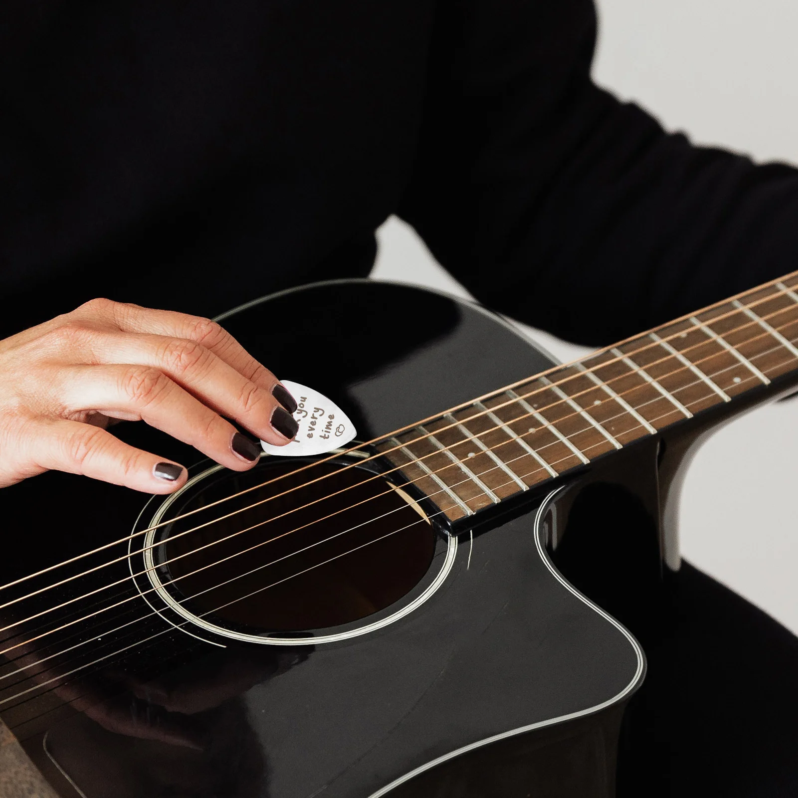 2pcs Guitar Picks Simple Design Ergonomic Durable For Electric Folk Bass Stringed Instruments Practice Performance Portable
2pcs Guitar Picks Simple Design Ergonomic Durable For Electric Folk Bass Stringed Instruments Practice Performance Portable