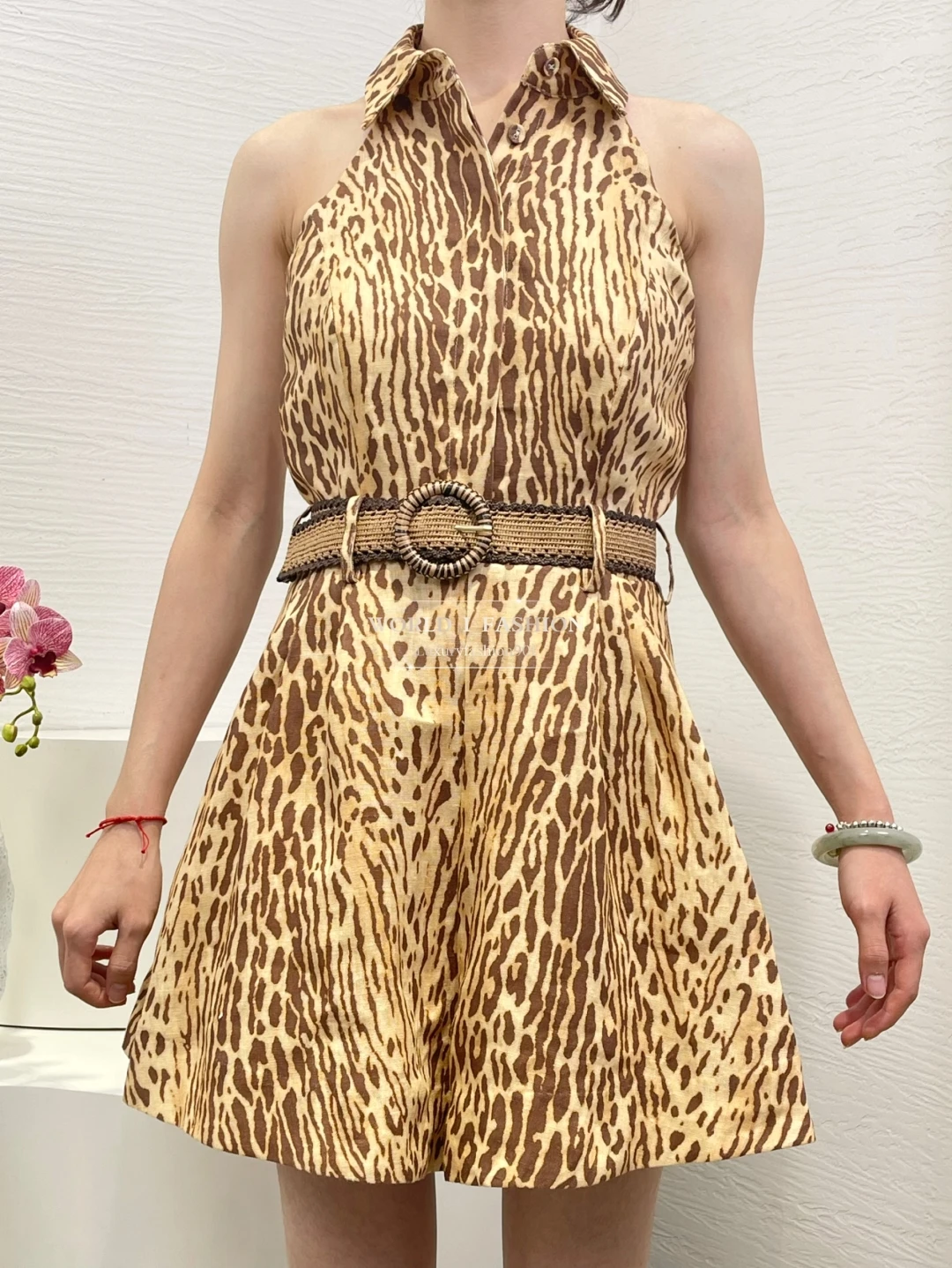 Linen 2025 Beach Style New Drawstring Pleated Classic Vintage Leopard High Quality Backless Belted Women Mini Bodysuit
Linen 2025 Beach Style New Drawstring Pleated Classic Vintage Leopard High Quality Backless Belted Women Mini Bodysuit