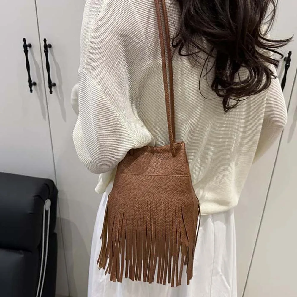 Phone Bag Elegant Tassels Bucket Bag Retro Large Capacity Drawstring PU Bag White Brown Texture Shoulder Pouch Vacation
Phone Bag Elegant Tassels Bucket Bag Retro Large Capacity Drawstring PU Bag White Brown Texture Shoulder Pouch Vacation