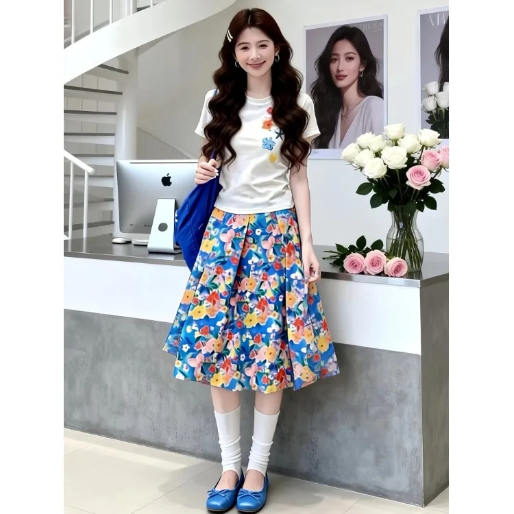 Floral Print Short Sleeve Top And Half Skirt Two Piece Set Chic Ageless Design Summer Fashion Women's Breathable Casual Wear
Floral Print Short Sleeve Top And Half Skirt Two Piece Set Chic Ageless Design Summer Fashion Women's Breathable Casual Wear
