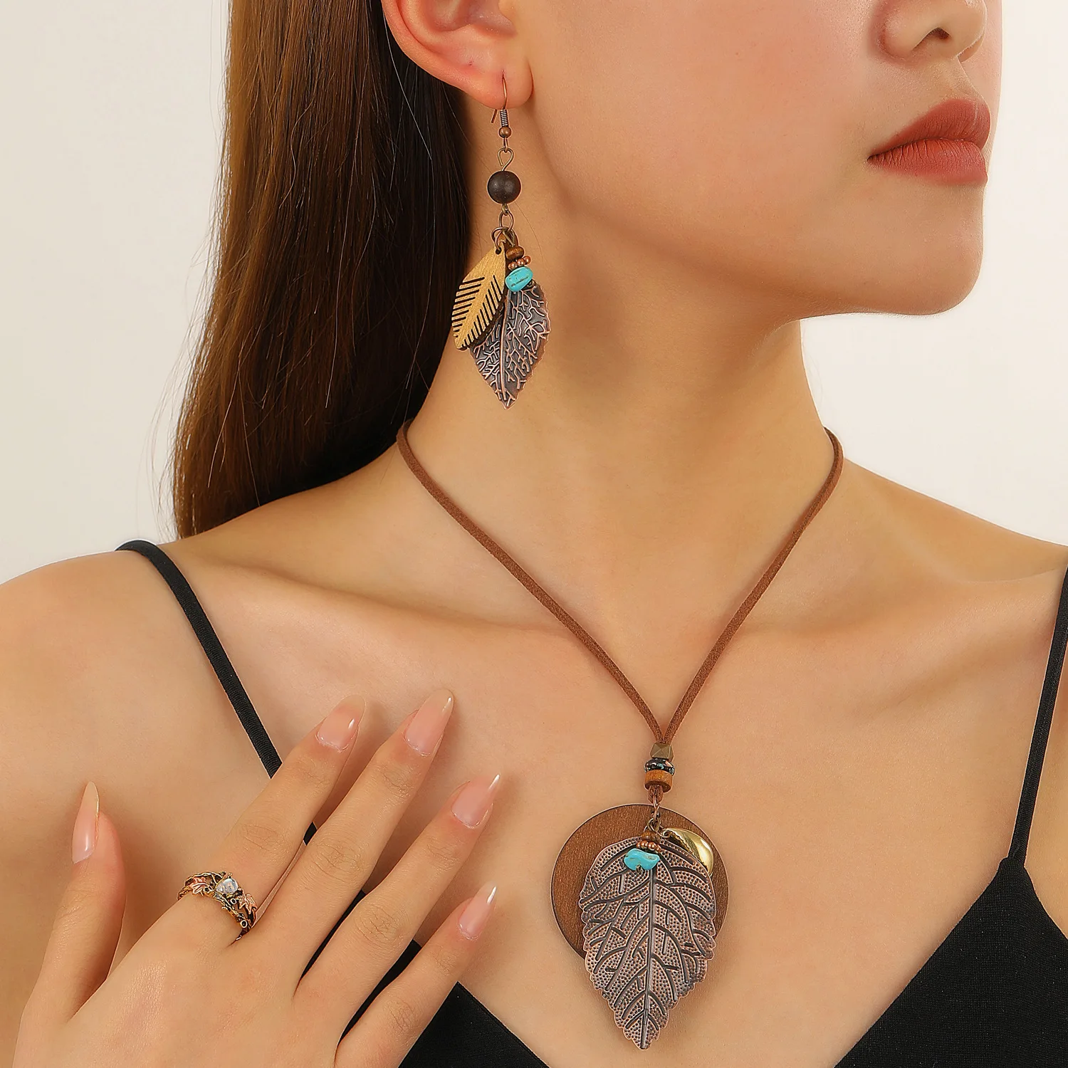 Vintage Leaf Design Drop Earrings Necklace Wooden Beads Copper Accents For Women Bohemian Style Jewelry Sets
Vintage Leaf Design Drop Earrings Necklace Wooden Beads Copper Accents For Women Bohemian Style Jewelry Sets