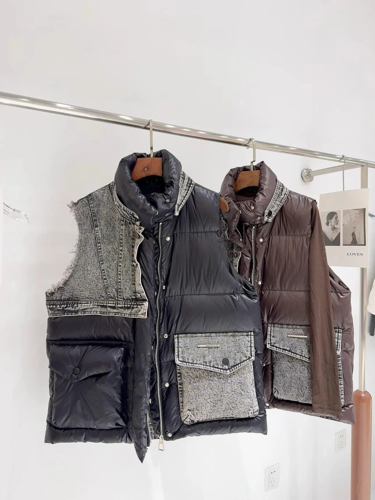 Fashion Street Down Vest 2025 Winter Casual Trendy Denim Splicing Short Waistcoat Women‘s Thick Warm White Duck Puffer Tank Coat
Fashion Street Down Vest 2025 Winter Casual Trendy Denim Splicing Short Waistcoat Women‘s Thick Warm White Duck Puffer Tank Coat