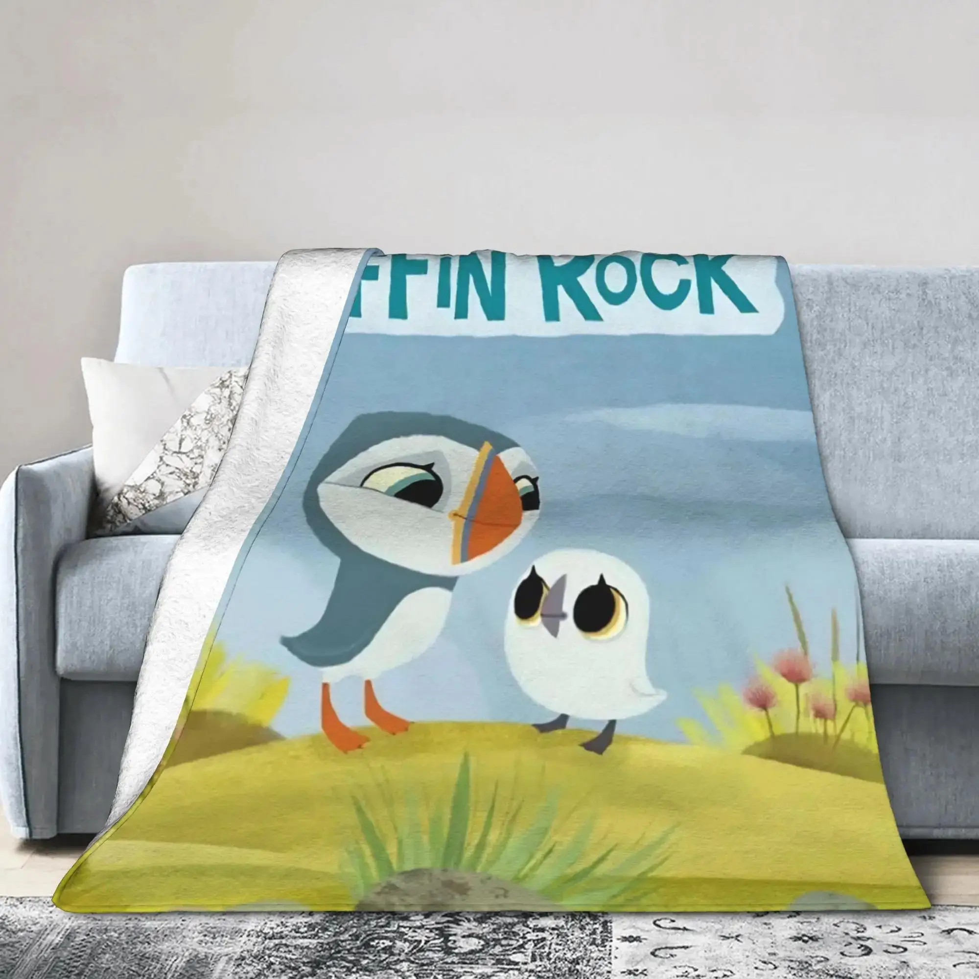 Вязаное одеяло Puffin Rock Oona Baba с мультяшным рисунком, акварельным принтом, фланелевый плед для дивана, кровати, ультрамягкое покрывало с принтом, портативное, легкое
Вязаное одеяло Puffin Rock Oona Baba с мультяшным рисунком, акварельным принтом, фланелевый плед для дивана, кровати, ультрамягкое покрывало с принтом, портативное, легкое