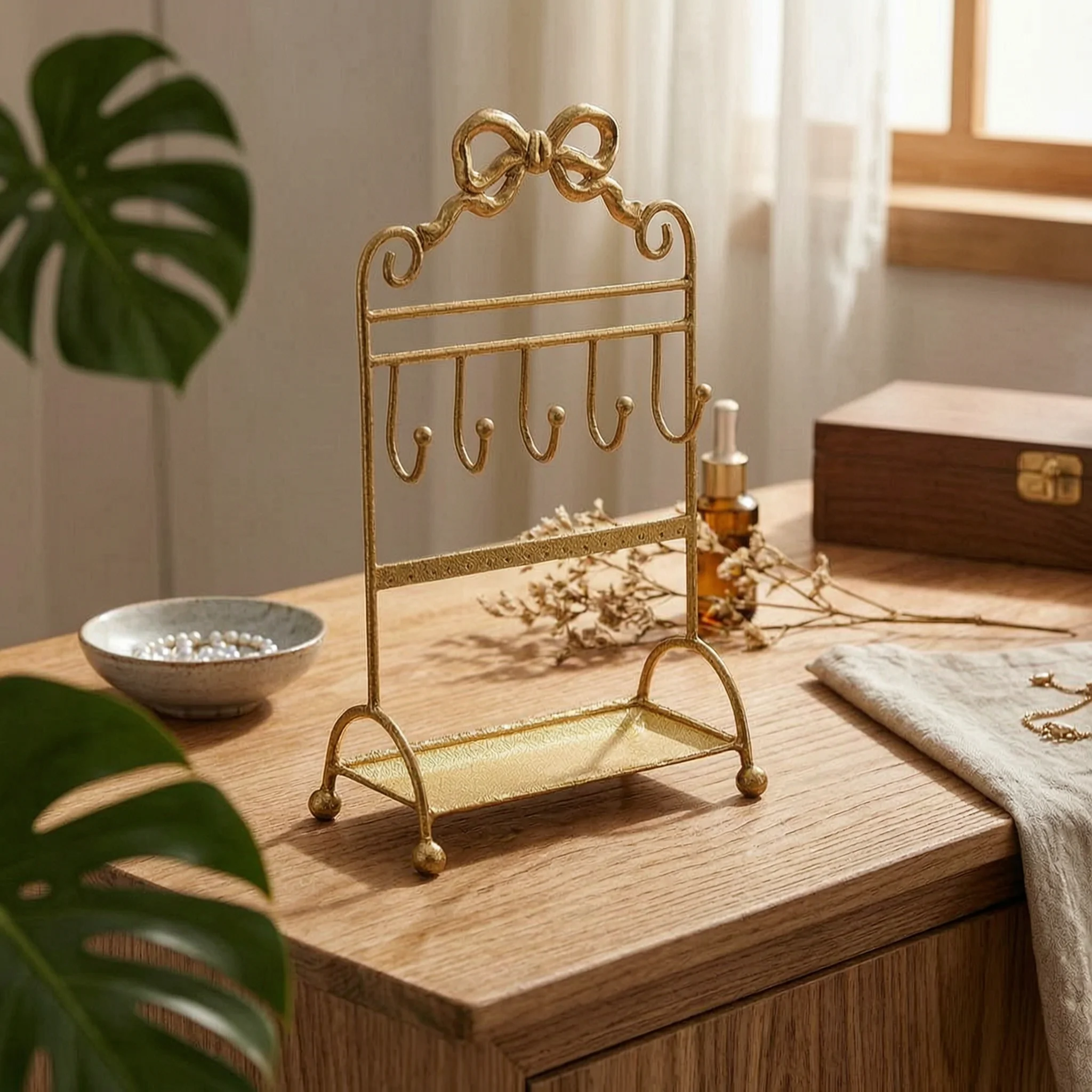 Jewelry Display Stand Curled Accents Jewelry Organizer Stand Necklace Holder Shallow Tray Space Saving
Jewelry Display Stand Curled Accents Jewelry Organizer Stand Necklace Holder Shallow Tray Space Saving