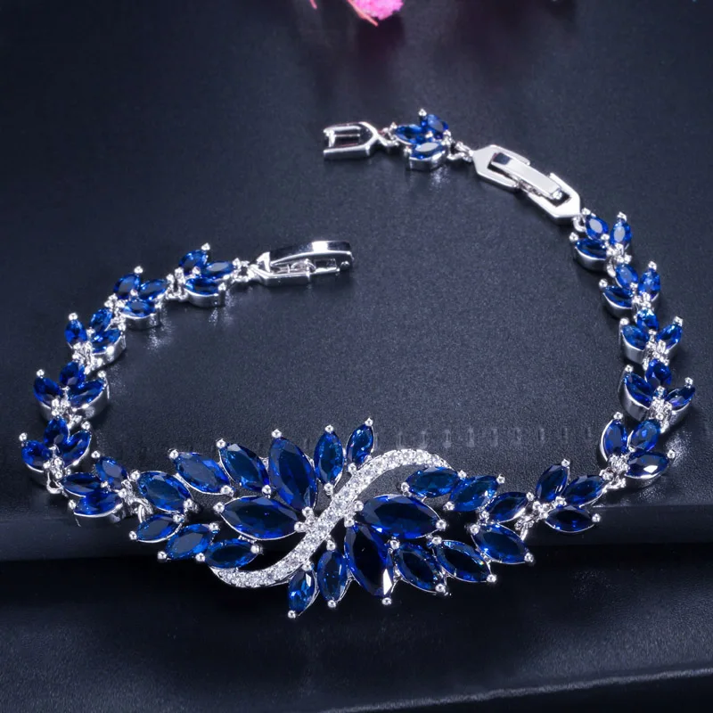 ThreeGraces Luxury Shiny Blue Zirconia Bridal Wedding Bracelet for Women Fashion Elegant Banquet Evening Party Jewelry BR304
ThreeGraces Luxury Shiny Blue Zirconia Bridal Wedding Bracelet for Women Fashion Elegant Banquet Evening Party Jewelry BR304