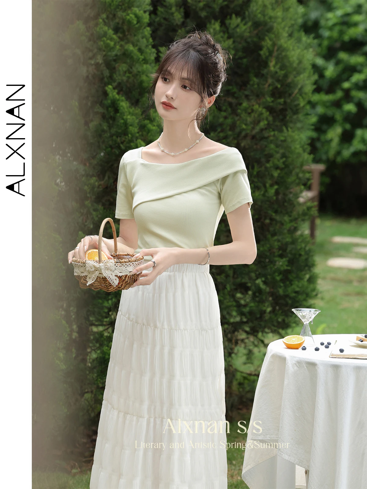 ALXNAN Short Sleeve T-shirts for Women 2024 Summer New Fashion Skew Collar Slim Fit Solid Ladies Irregular French Tops L36118
ALXNAN Short Sleeve T-shirts for Women 2024 Summer New Fashion Skew Collar Slim Fit Solid Ladies Irregular French Tops L36118