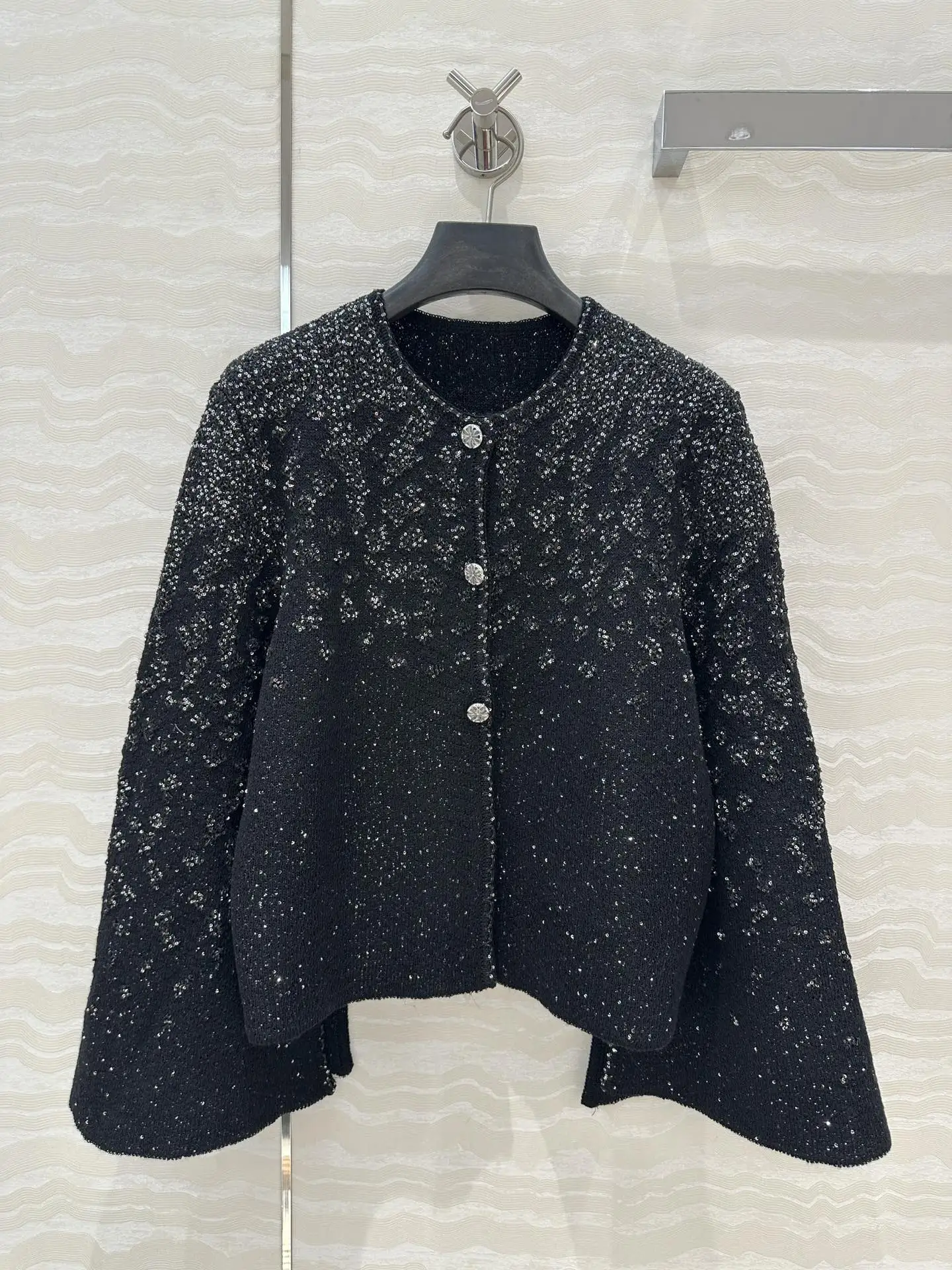 2025ss spring summer luxury new women's high quality sequined sweater cardigans with midi skirt suits sets tclai
2025ss spring summer luxury new women's high quality sequined sweater cardigans with midi skirt suits sets tclai