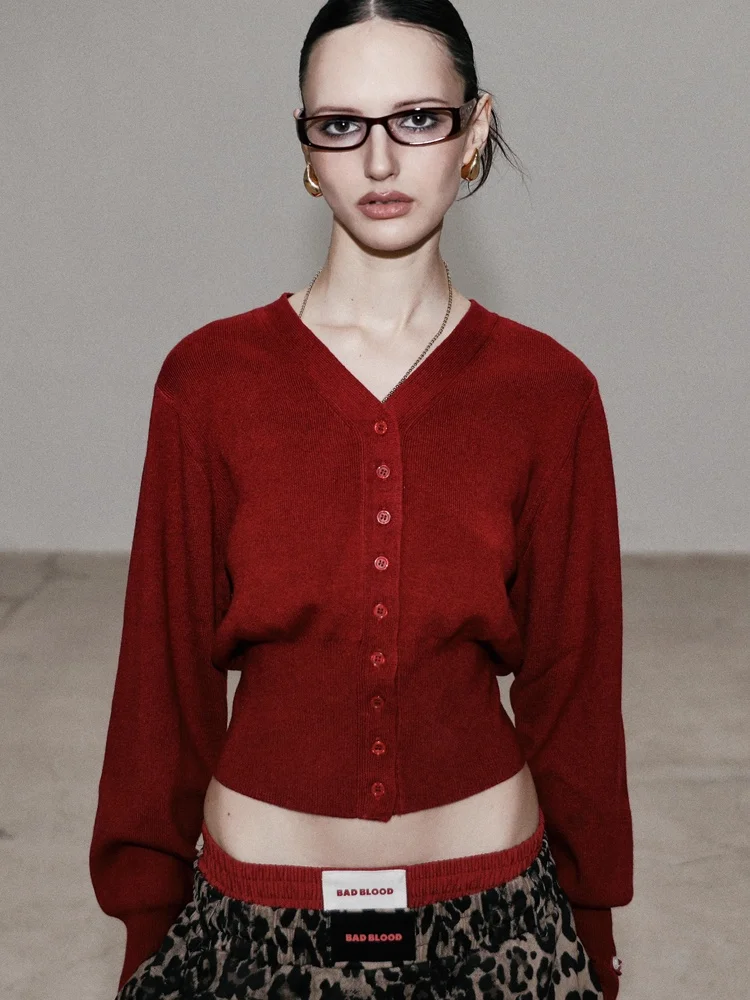 American Sle Spicy Girl Knitted Sweater Single Button V-Ne Slim Fit Red Women's Top Faion Small Fraance Sle Long Sl...
American Sle Spicy Girl Knitted Sweater Single Button V-Ne Slim Fit Red Women's Top Faion Small Fraance Sle Long Sl...