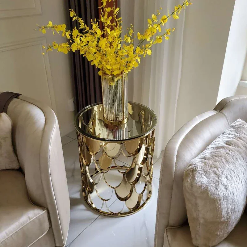Table Light Luxury Living Room round Stainless Steel Scale Hollow American Sofa Glass Corner Table Small Coffee Table
Table Light Luxury Living Room round Stainless Steel Scale Hollow American Sofa Glass Corner Table Small Coffee Table