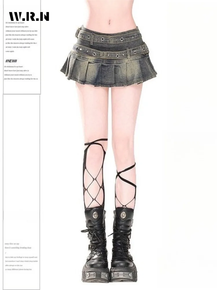 Women Sexy Y2K Slim Fit Retro Trashy Pleated Skirts 2025 Summer Casual Punk Hotsweet High Waist Skinny Mini Denim Short Skirt
Women Sexy Y2K Slim Fit Retro Trashy Pleated Skirts 2025 Summer Casual Punk Hotsweet High Waist Skinny Mini Denim Short Skirt