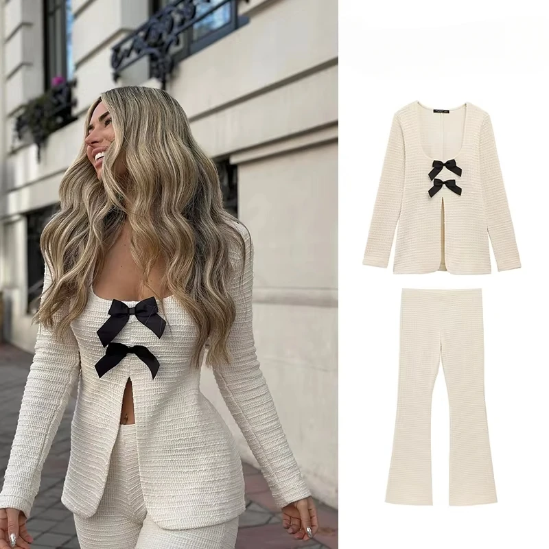 TRAFZR 2025 Spring Autumn Women Suit Set Textured Fabric Slim Fit Long Sleeve Blouse High Waist Flared Trousers Work Outfit
TRAFZR 2025 Spring Autumn Women Suit Set Textured Fabric Slim Fit Long Sleeve Blouse High Waist Flared Trousers Work Outfit