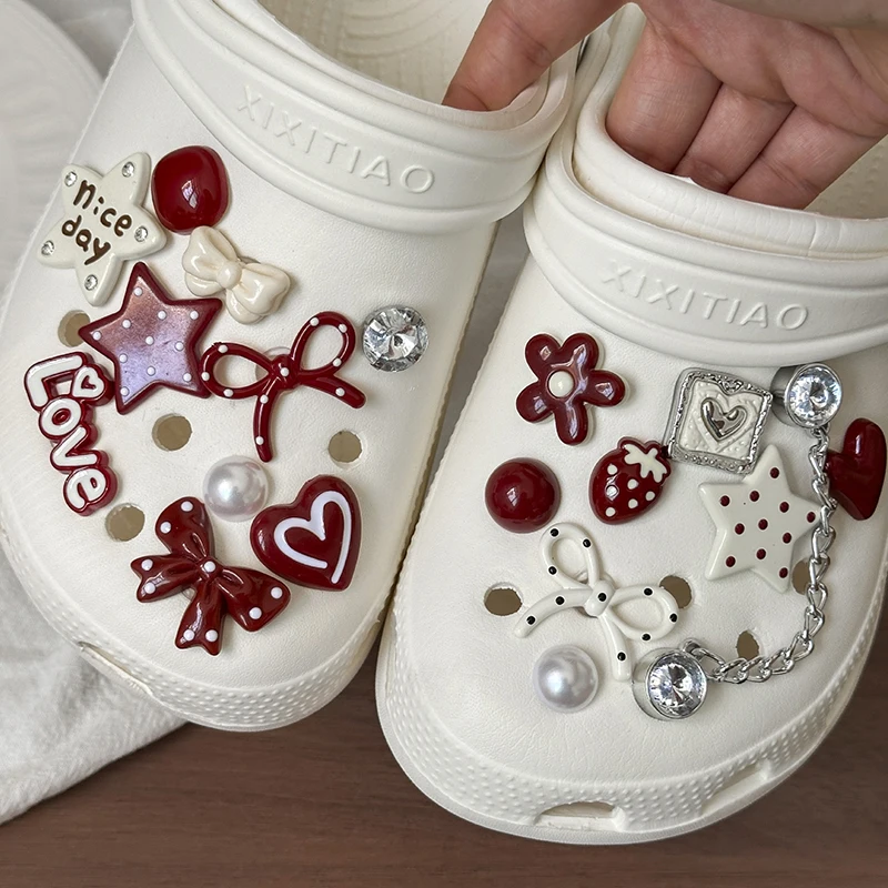 Sweet Red Bowknot Star DIY Clogs Sandals Decorations Pearls Chain Shoe Charms Set Crystal Flower Shoes Detachable Chain Buckle
Sweet Red Bowknot Star DIY Clogs Sandals Decorations Pearls Chain Shoe Charms Set Crystal Flower Shoes Detachable Chain Buckle