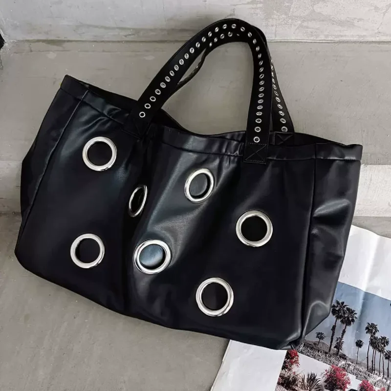 Модная сумка-тоут в стиле панк с заклепками, высококачественная сумка из искусственной кожи большой вместимости, ретро-трендовая сумка в стиле Y2K, мотоциклетная сумка, женская сумка для покупок
Модная сумка-тоут в стиле панк с заклепками, высококачественная сумка из искусственной кожи большой вместимости, ретро-трендовая сумка в стиле Y2K, мотоциклетная сумка, женская сумка для покупок