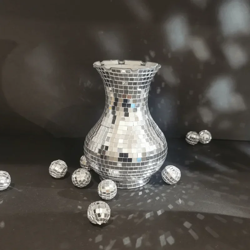 Small Disco Ball Vase Flower Pot Table Decor Sculpture Table Centerpiece Home Decor Unique Housewarming Gift For Wedding Party 
Small Disco Ball Vase Flower Pot Table Decor Sculpture Table Centerpiece Home Decor Unique Housewarming Gift For Wedding Party