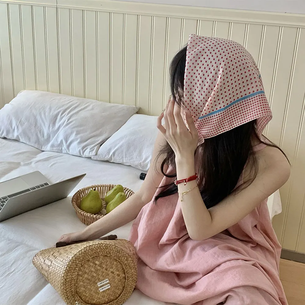 Pastoral Style Polka Dot Printed Thin Square Scarf Decorative Triangle Headscarf Cotton Linen Fashion Sweet Bandana Neckerchief
Pastoral Style Polka Dot Printed Thin Square Scarf Decorative Triangle Headscarf Cotton Linen Fashion Sweet Bandana Neckerchief