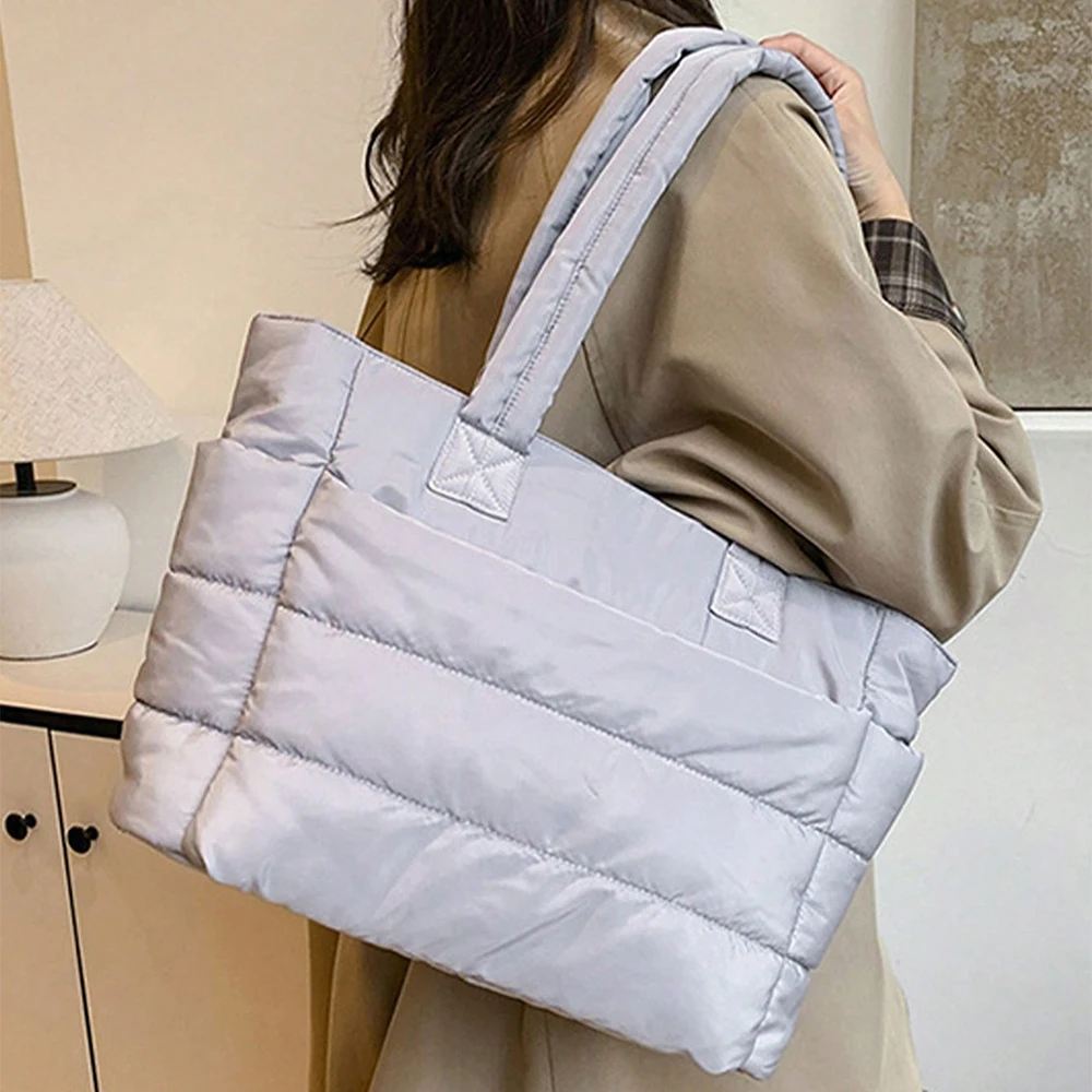 kaevixdioFashionable Minimalist Women Handbag Lightweight Soft Tote Bag Casual Solid Color Large Capacity Commuting Shoulder Bag
kaevixdioFashionable Minimalist Women Handbag Lightweight Soft Tote Bag Casual Solid Color Large Capacity Commuting Shoulder Bag