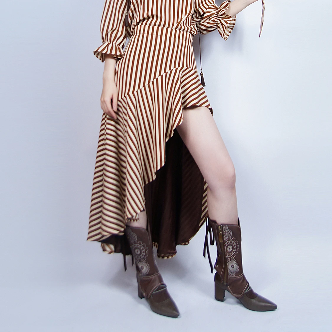 Юбка-миди из шифона с рюшами и узором «Виктория», асимметричный дизайн, для женщин
Юбка-миди из шифона с рюшами и узором «Виктория», асимметричный дизайн, для женщин