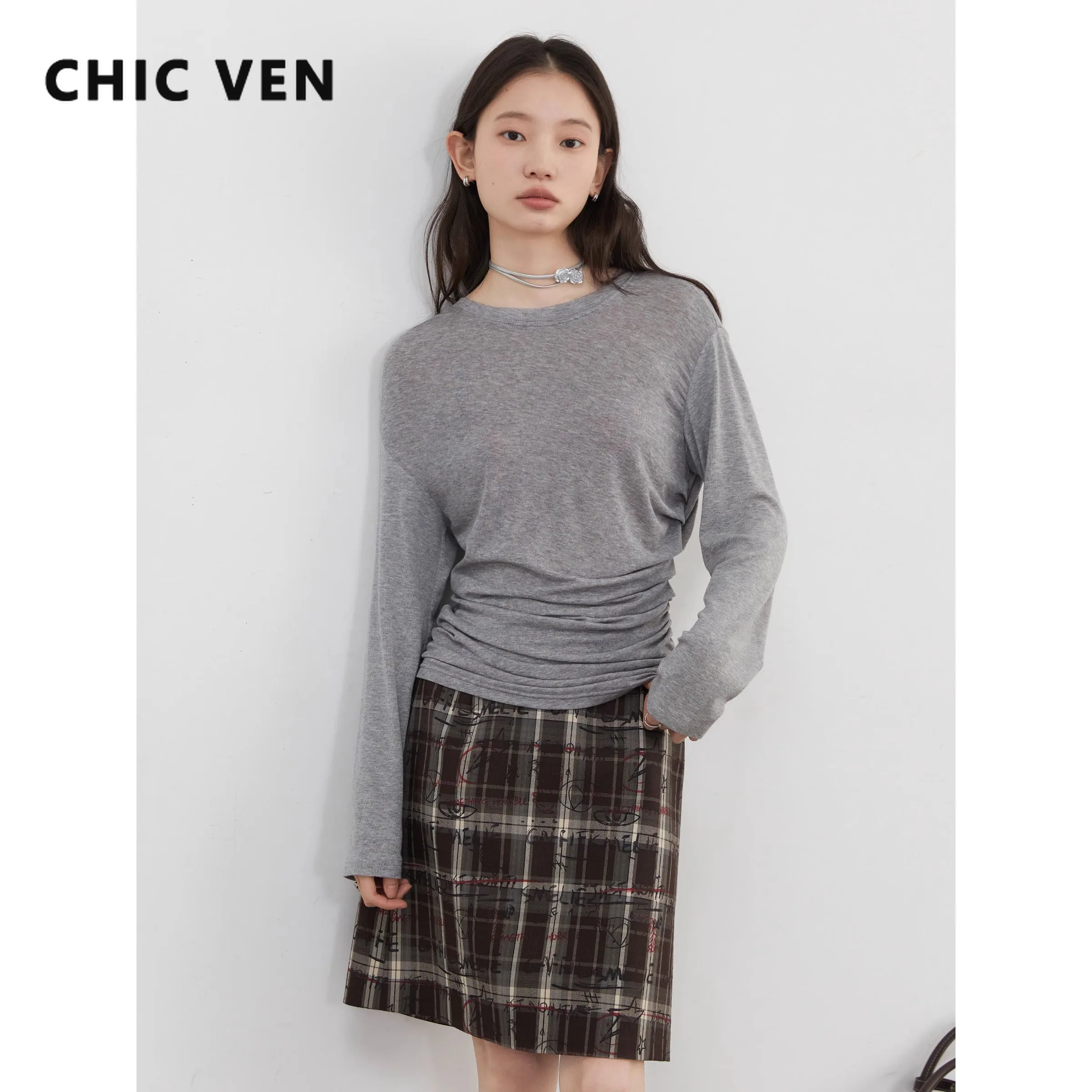 CHIC VEN Women T-Shirts Solid Long Sleeves Loose Casual New Round Neck Pleated Tees Base Female Top Spring Summer 2025
CHIC VEN Women T-Shirts Solid Long Sleeves Loose Casual New Round Neck Pleated Tees Base Female Top Spring Summer 2025