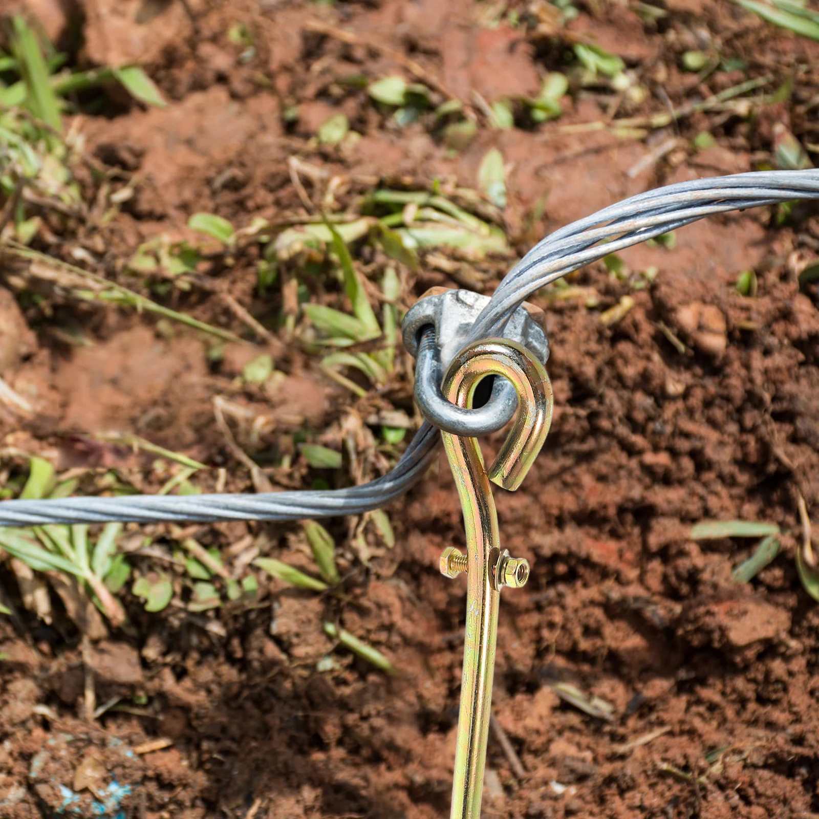 Portable Ground Rod Grounding Pole Metal Earthing Rod Electric Fence Grounding Tool Lightweight Easy Installation Outdoor Use 
Portable Ground Rod Grounding Pole Metal Earthing Rod Electric Fence Grounding Tool Lightweight Easy Installation Outdoor Use