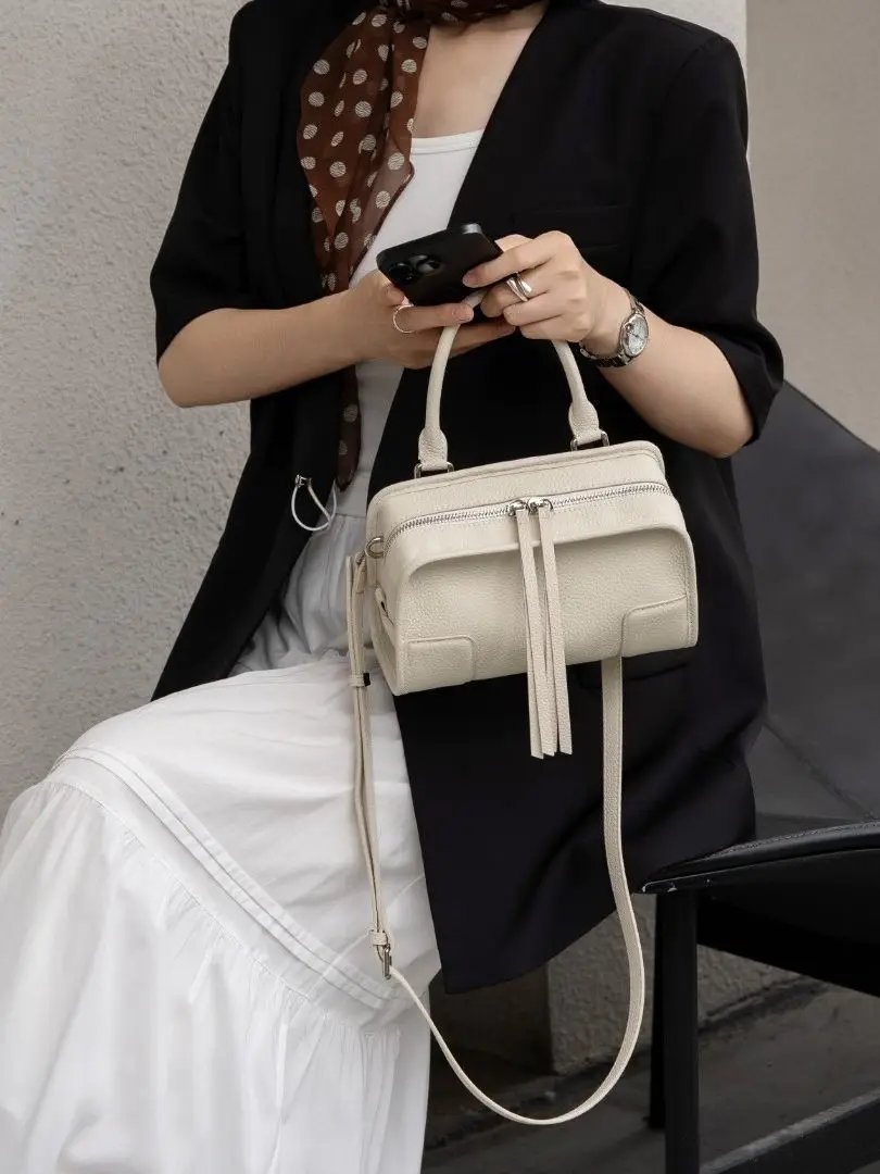 Women's Top Layer Cowhide Handbag 2026 Spring Summer New Style Underarm Bag Genuine Leather Single Shoulder Slant Cross Bowling
Women's Top Layer Cowhide Handbag 2026 Spring Summer New Style Underarm Bag Genuine Leather Single Shoulder Slant Cross Bowling