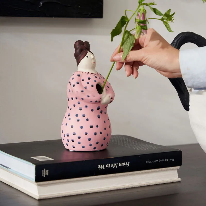 Nordic Ceramic Pink Skirt Girl Vase Ornament Living Room Bedroom Wine Cabinet Desktop Flower Arrangement Container Birthday Gift
Nordic Ceramic Pink Skirt Girl Vase Ornament Living Room Bedroom Wine Cabinet Desktop Flower Arrangement Container Birthday Gift