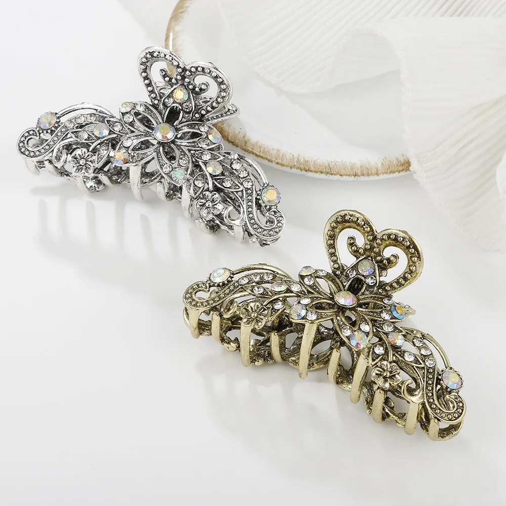 DS 7.5CM Rhinestone Alloy Flower Hair Claw Retro Hollow Design Claw Clips Trendy Hair Clips for Women Girls Hair Accessories
DS 7.5CM Rhinestone Alloy Flower Hair Claw Retro Hollow Design Claw Clips Trendy Hair Clips for Women Girls Hair Accessories