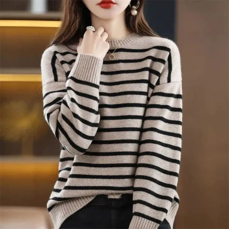 Autumn Winter Ladies Round Neck Sweater Tops Korean Women Fashion Pullover Knitted Design sense Female Loose Stripe Knitting
Autumn Winter Ladies Round Neck Sweater Tops Korean Women Fashion Pullover Knitted Design sense Female Loose Stripe Knitting