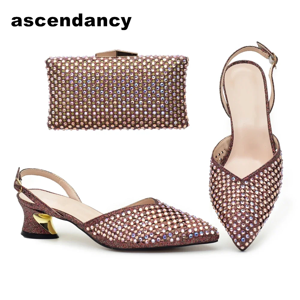 Latest Design Women Shoes and Bags To Match Set for Nigeria Party Elegant Low Heels Pointed Toe Pumps Wedding Shoes Bride
Latest Design Women Shoes and Bags To Match Set for Nigeria Party Elegant Low Heels Pointed Toe Pumps Wedding Shoes Bride