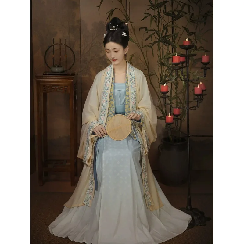 Song Dynasty long black skirt Chinese style plane sleeve restoration spring and summer
Song Dynasty long black skirt Chinese style plane sleeve restoration spring and summer