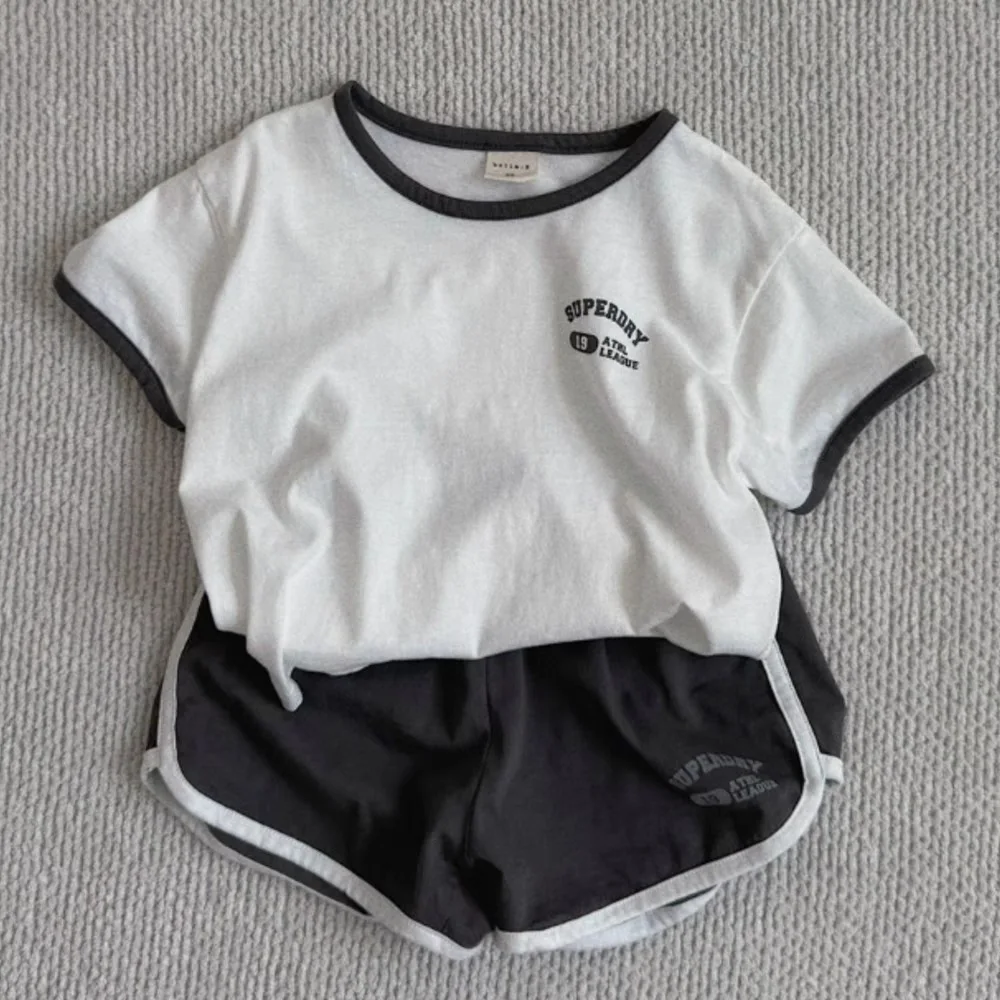 2025 Summer New Baby Short Sleeve Casual Clothes Set Infant Girl Letter Print T Shirts + Shorts Sports Suit Toddler Boy Outfits
2025 Summer New Baby Short Sleeve Casual Clothes Set Infant Girl Letter Print T Shirts + Shorts Sports Suit Toddler Boy Outfits