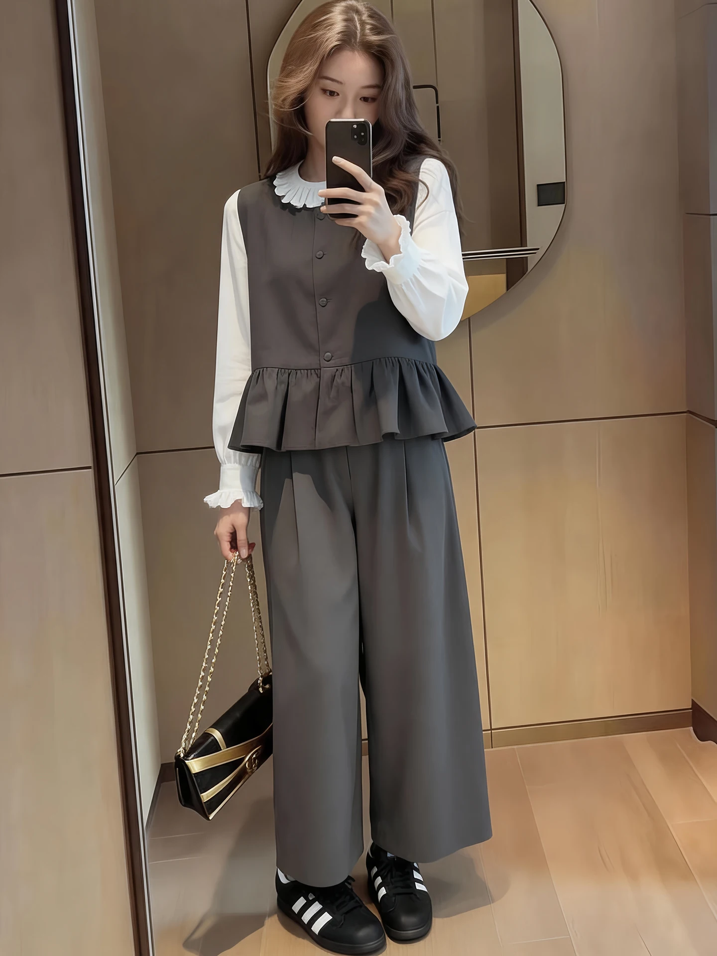 Retro Lace Trim Women's Vest Spring Autumn Layering Classy Base Shirt Slimming Casual Pants Three Piece Set Trendy
Retro Lace Trim Women's Vest Spring Autumn Layering Classy Base Shirt Slimming Casual Pants Three Piece Set Trendy