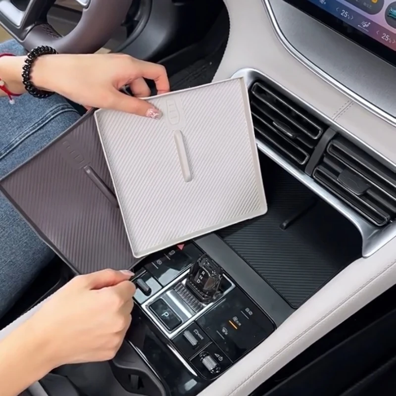 Силиконовая накладка для беспроводной зарядки для BYD Song Plus SEAL U DMi/EV, ящик для хранения центрального управления, накладка на ручку переключения передач, противоскользящая ремонт автомобиля
Силиконовая накладка для беспроводной зарядки для BYD Song Plus SEAL U DMi/EV, ящик для хранения центрального управления, накладка на ручку переключения передач, противоскользящая ремонт автомобиля