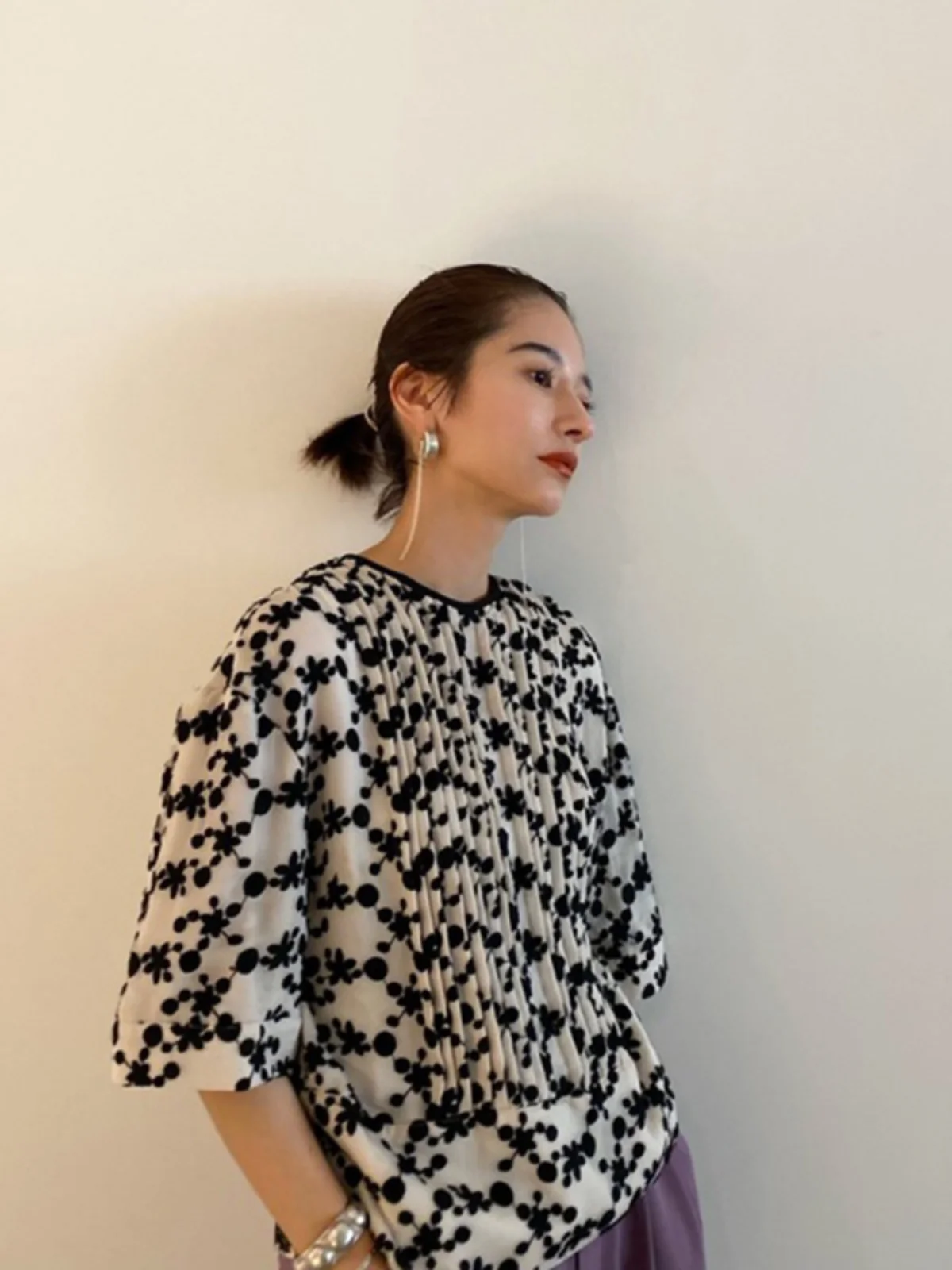 Loose Fit Embroidered Short Shirt Women's Sweet Style Five Sleeve Color Block Design Breathable Casual Shirt Summer Fashion
Loose Fit Embroidered Short Shirt Women's Sweet Style Five Sleeve Color Block Design Breathable Casual Shirt Summer Fashion