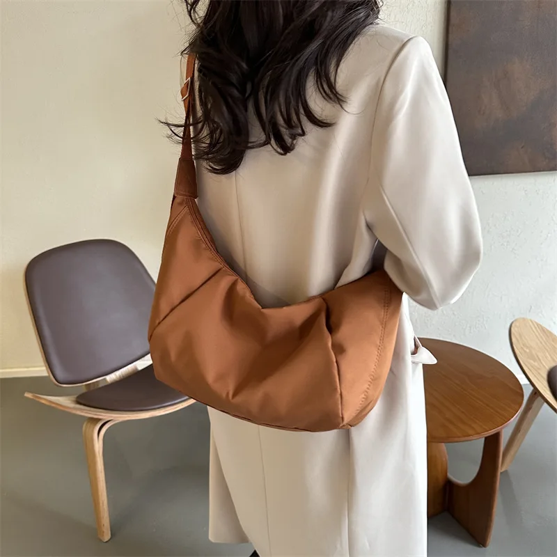 Solid Color Oxford Women's Hobos Shoulder Bag Retro Casual Female Crossbody Bags Ladies Daily Travel Handbags Messenger Bag
Solid Color Oxford Women's Hobos Shoulder Bag Retro Casual Female Crossbody Bags Ladies Daily Travel Handbags Messenger Bag