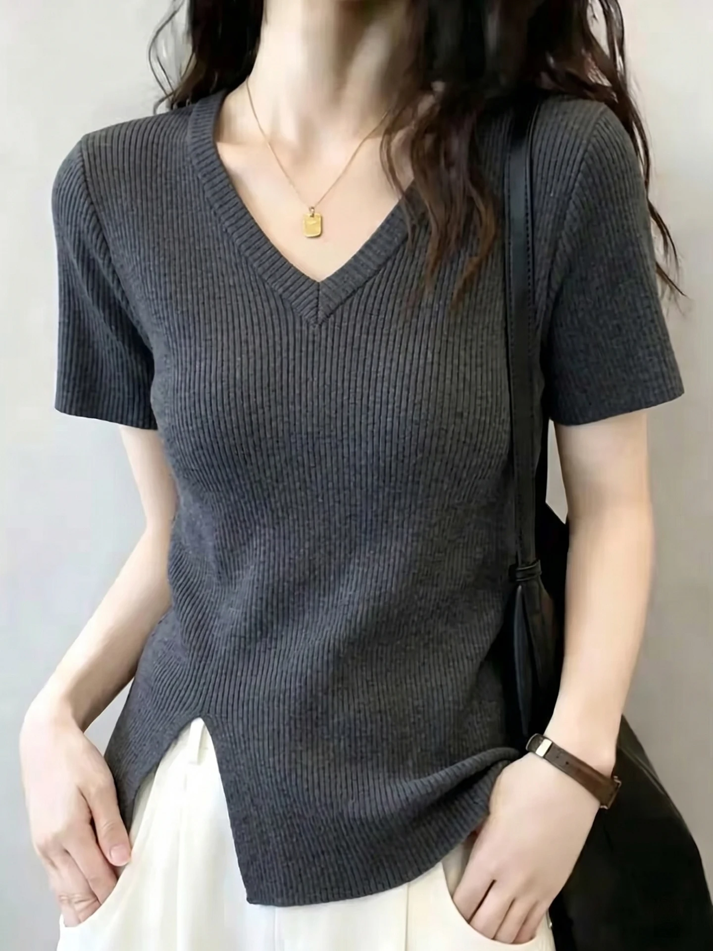 Summer Casual Style Color V-Neck Short Sleeve Knitted Top Overhead Design Fashionable Base Shirt Korean Version Straigh...
Summer Casual Style Color V-Neck Short Sleeve Knitted Top Overhead Design Fashionable Base Shirt Korean Version Straigh...