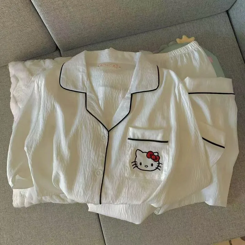 Summer new lapel women's cloud cotton cardigan cartoon Hello Kitty pajamas short sleeves shorts trousers loungewear set
Summer new lapel women's cloud cotton cardigan cartoon Hello Kitty pajamas short sleeves shorts trousers loungewear set