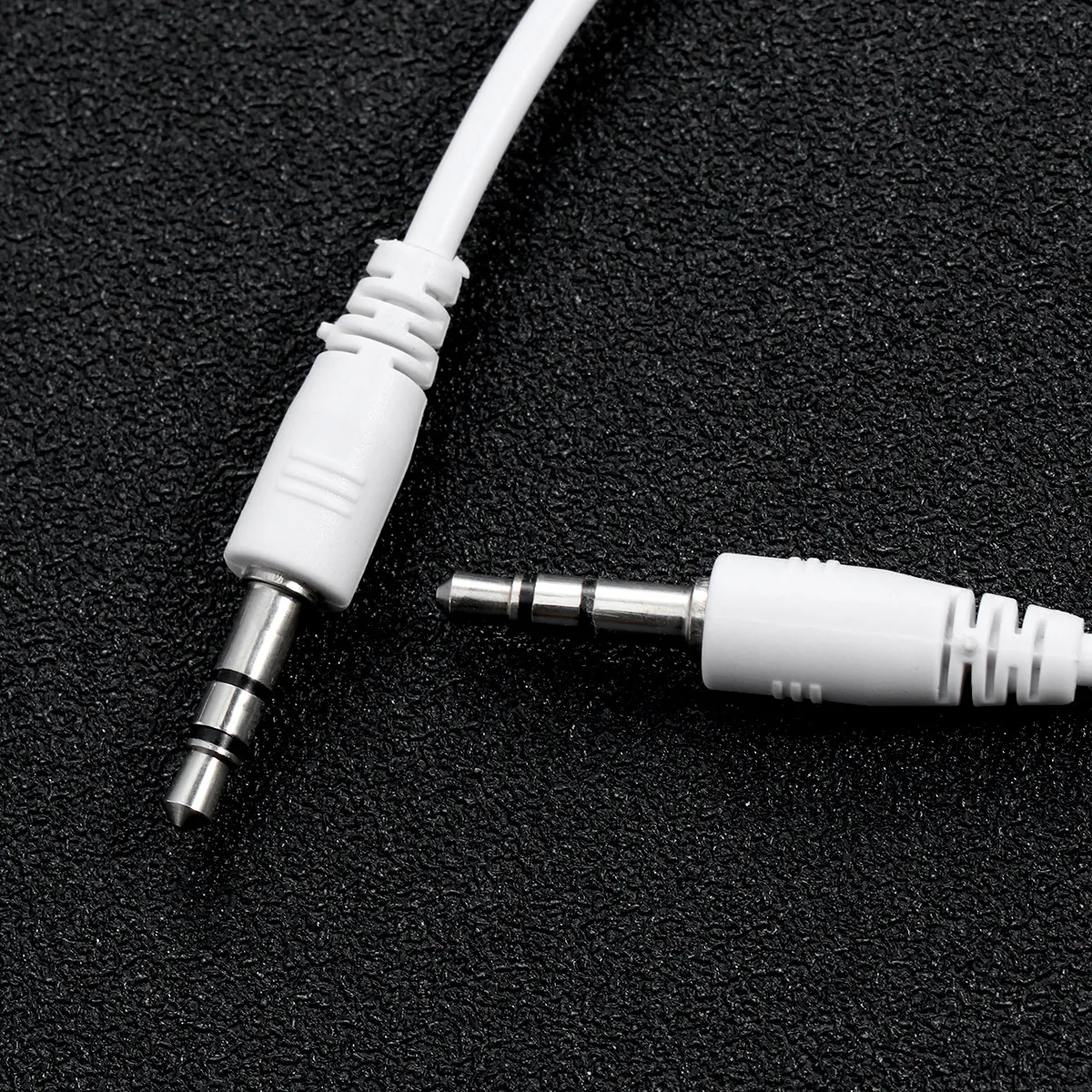 Lightweight 3.5mm Audio Splitter Adapter 1 Input 5 Outputs for Headphones Earphones Sharing on Phones Laptops Tablets
Lightweight 3.5mm Audio Splitter Adapter 1 Input 5 Outputs for Headphones Earphones Sharing on Phones Laptops Tablets