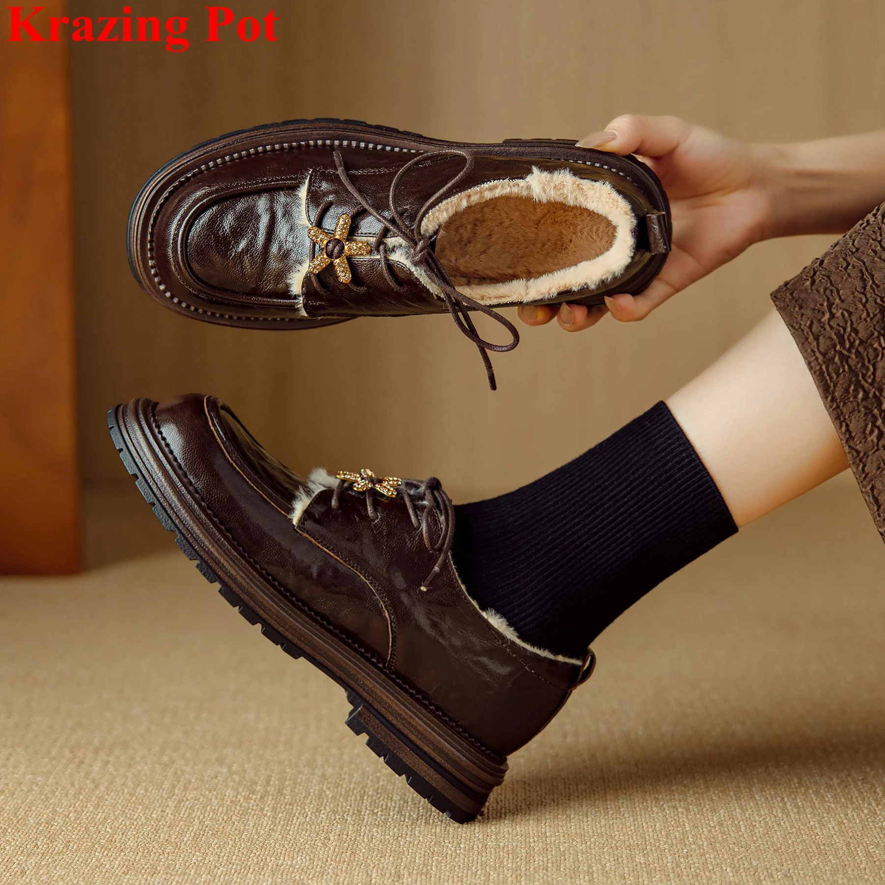 Туфли-лодочки Krazing Pot 2026 из овчины с круглым носком на массивном каблуке, теплые, весенне-осенние, без застежек, винтажные, повседневные, классические, на платформе, женские
Туфли-лодочки Krazing Pot 2026 из овчины с круглым носком на массивном каблуке, теплые, весенне-осенние, без застежек, винтажные, повседневные, классические, на платформе, женские